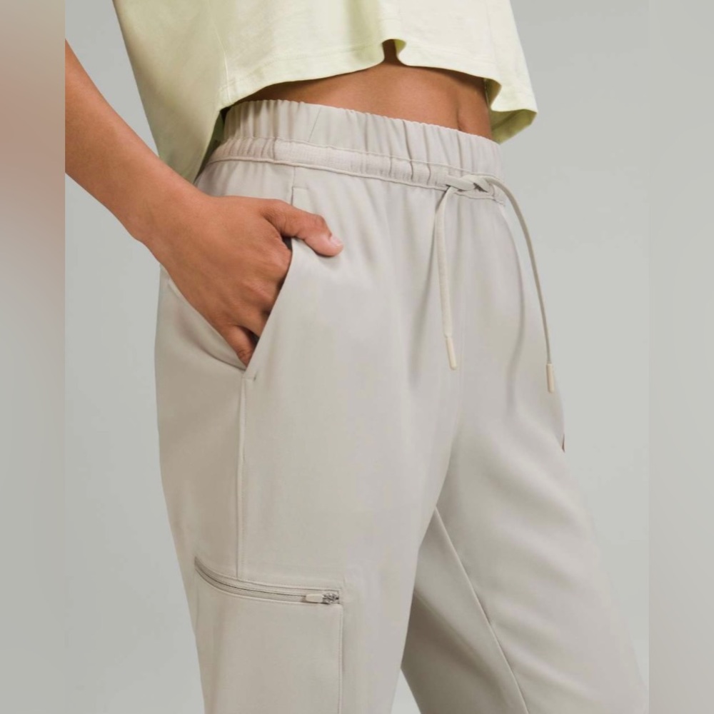Lululemon Relaxed Mid-Rise Cargo Pant
Raw Linen